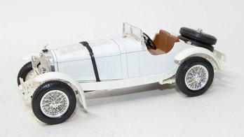 Bburago White 1928 Mercedes-Benz SSK 1/18 Scale