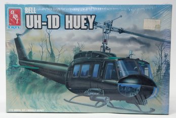 19-88 AMT ERTL UH-1D Huey Model Kit 1:72 Sealed