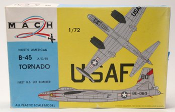 Mach North American B-45 Tornado Model Kit 1:72 *AS IS*