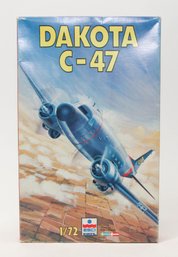 ERTL Dakota C-47 Model Kit 1:72 *AS IS*