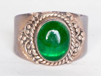 Green Jade Oval Ring In Sterling Silver Size 7