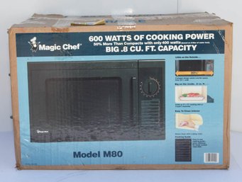 Magic Chef White .8 Cubic Feet 600 Watt Microwave