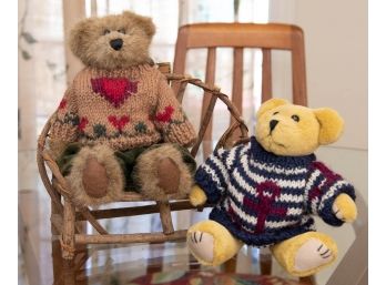 Boyds Bears Matthew And Boyds Bear Wearing 'BearWear' Sweater With Small Wooden Bench