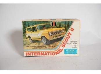 ERTL International Scout II 1/25 Scale Model Kit #8021