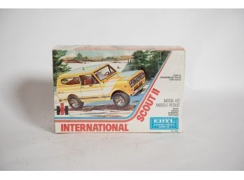 ERTL International Scout II 1/25 Scale Model Kit (shrinkwrapped) #8023