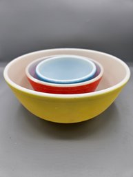 Vintage Pyrex Nesting Mixing Bowls