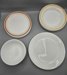 Corelle Plates Mixed With No Label Plates