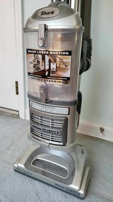 Shark Vacuum Cleaner Upright Model UV440 With Attachments