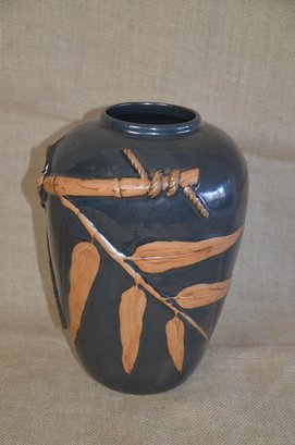 (#16) Ceramic Large Vase Black / Tan Detail Design