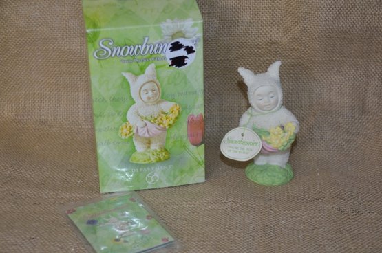 (#55) Snowbunnies Dept 56 YOU'RE THE PICK OF THE PATCH 2002 Bisque Porcelain With Box