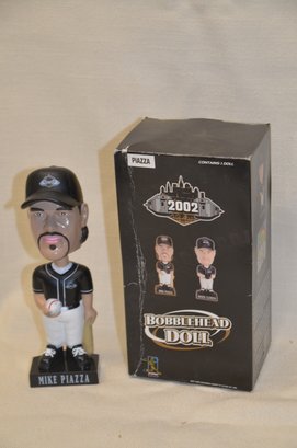 295) Bobblehead 2002 Doll Piazza #31 ( Has Painted Mark On Back) In Box