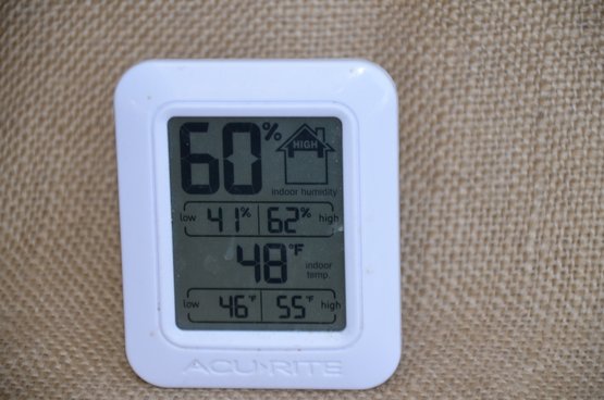 50) Acurite House Temperature And Humidity 2.5x3
