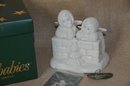 (#43) Snowbabies ~TWO LITTLE ANGELS 2001 Figurine ~ Dept 56 With Box #56.69140