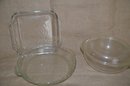 (#266) Clear Pyrex 10' Square & 10' Pie Plate & 10' Covered Pyrex Bowl