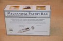 (#12) NEW William Sonoma Mechanical Pastry Bag Press Includes Tips