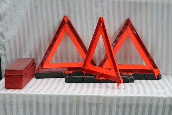 ( 345) Set Of 3 Warning Triangle Flares  Kit  # 71422  ( 1 Panel Of Triangle Is Broken) In Storage Box 1