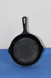 (#325)  Griswold,erie Pa 8' Cast Iron Frying Pan  ( Needs Good Cleaning )