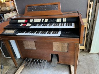 Wurlitzer Organ - Works