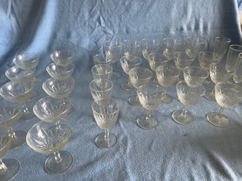 (#77) Drinking Wine, Champagne Glasses Lot Of 30