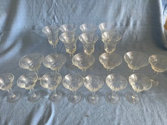 (#74) Vintage Flower Etched Glasses ( Wine, Champagne, Cordial) Lot Of 20