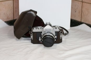 (#231) Vintage Nikon Nikkormat 35mm Camera With Case - See Details