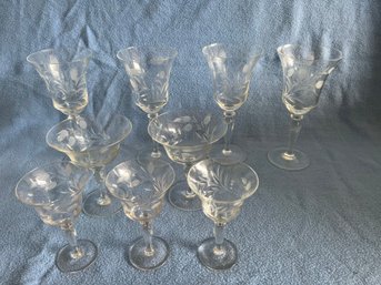 (#76) Vintage Etched Glasses ( Wine, Champagne , Cordial) Lot Of 9