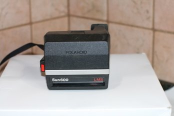 (#242) Vintage Polaroid Sun 600 Land Camera LMS 52763