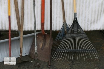 (248) 8 Used Gardners Tools:  Racks, Snow Shovel,garden Metal Shovels, Iron Spike, Edger