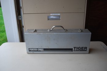 (#300) Porter Cable Tiger Saw In Metal Case