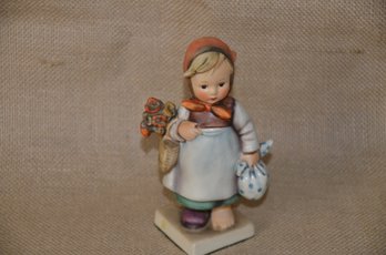 (#4) Vintage Hummel Goebel WEARY WANDERER Girl Flowers Figurine #204 TMK4