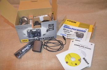 (#55) Nikon Coolpix 5000 Digital Camera Battery And Charger Included