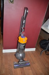 (#100) Dyson Ball Multi Floor Cleaner - Works (1 Years Old) MG9-US-GDB4334A