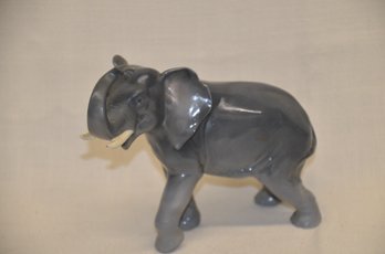 380) Ceramic Elephant Figurine Germany Approx 7x5 ( Slight Clip On Ear)