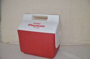 133) Little Plymate Igloo Cool Box 11'