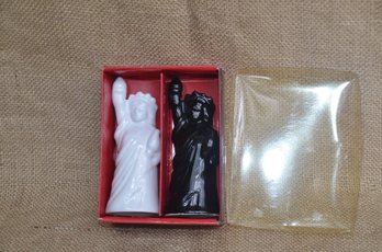 (#52LS) Ceramic Statue Of Liberty Salt Pepper Shaker 4' In Box