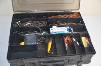 (#52) Fishing Double Sided Box Worms And Hooks