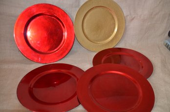 (#79) Charger Plates 13' Round Plastic 4 Red And 1 Gold