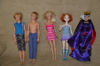 (#23) Vintage Barbie Dolls 1998