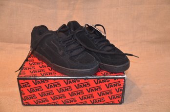 (#80) Vans Black Camacho Shoe Size 9.5 - NEW