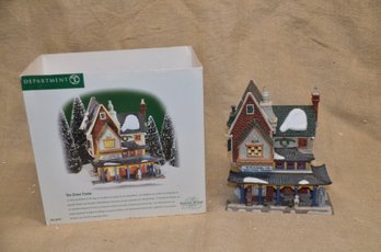 (#71) Department 56 THE CHINA TRADER 1999 House Heritage Dickens Village Series In Orig. Box