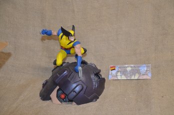 (#32) 1994 Wolverine Sentinel Series Statue #3014/5500 Limited Edition With Certificate No Box