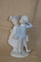 (#33) Adorable Llardo Matte Finish PUPPY LOVE Boy And Girl Holding Hands Back To Back Porcelain Figurine 10'H