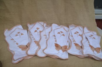 (#66) Cloth Placemats Matching Napkins Set Of 6