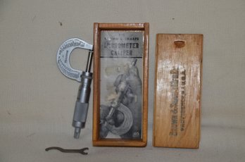 153) Vintage Brown & Sharpe Mfg. Micrometer Caliper Original Wood Case Box & Manual