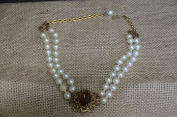 (119) Vintage Florenza Neck Choker Pearl Amber Center Stone
