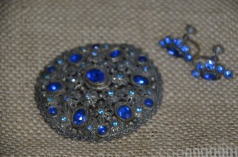 (121) Vintage Filegree Silver Steel New England Glass Works Sapphire Blue Glass Brooch ~ Clip Earrings