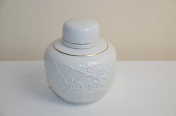 (#90) Made In China White Ceramic Ginger Jar