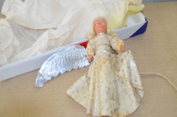 (#159) Vintage Lighted Angel Tree Topper ( Missing One Wing ) Face Cracked
