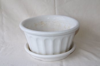 39) White Ceramic Pottery Garden Planter With Attached Saucer