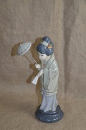206) Japanese Porcelain Women With Umbrella ( Umbrella Was Re-glued)